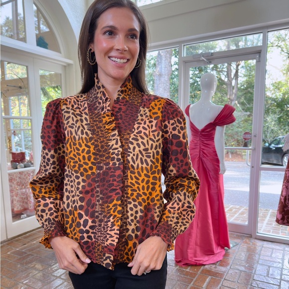 Love The Label Anthropologie Zuri Top Dotted Leopard Ruffle Button Shirt L - Picture 7 of 15
